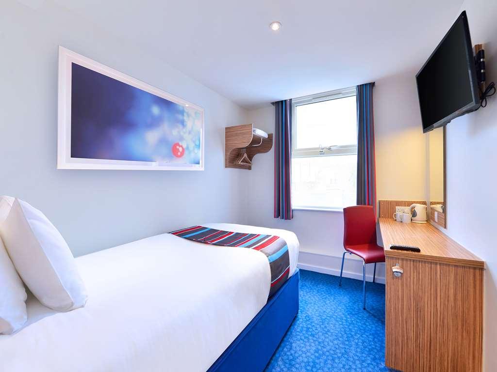 Travelodge Tunbridge Wells Номер фото