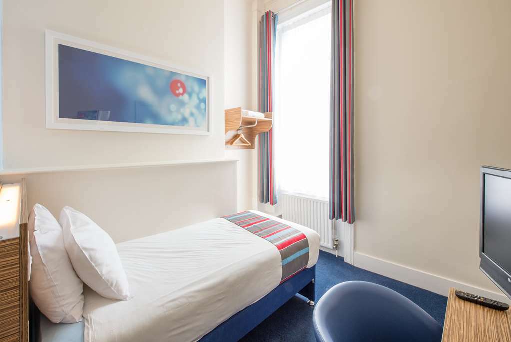 Travelodge Tunbridge Wells Номер фото